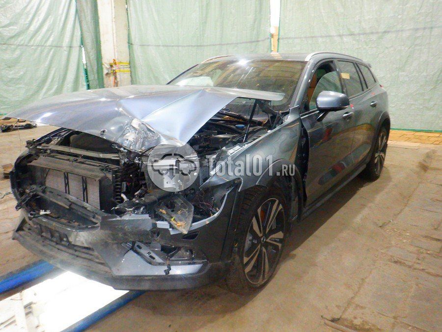 Фото Volvo V60 Cross Country 6
