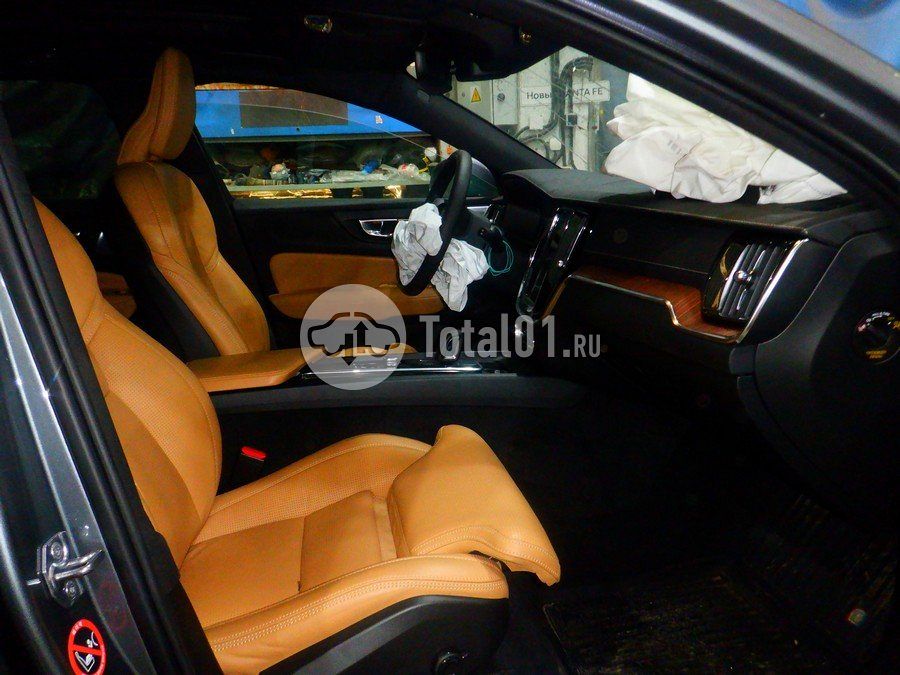 Фото Volvo V60 Cross Country 22