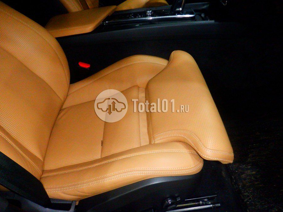 Фото Volvo V60 Cross Country 26