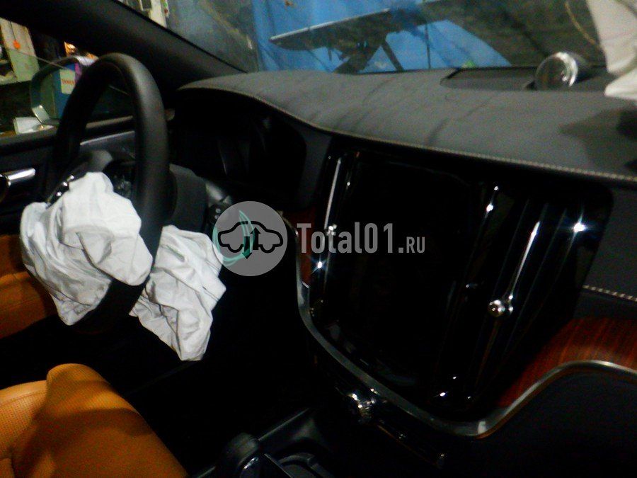 Фото Volvo V60 Cross Country 30