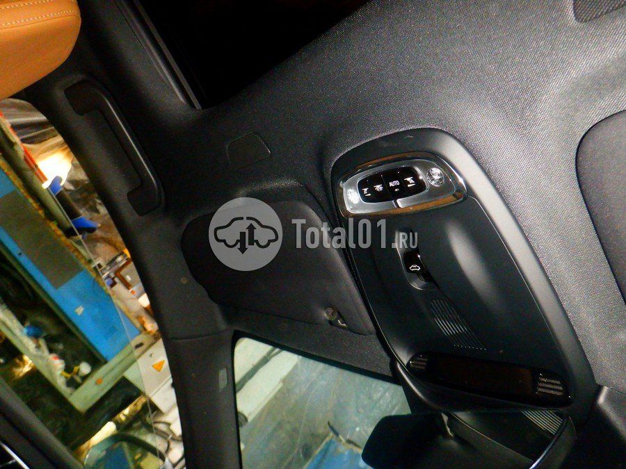 Фото Volvo V60 Cross Country 38