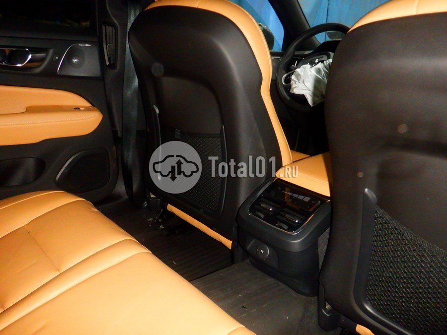 Фото Volvo V60 Cross Country 50