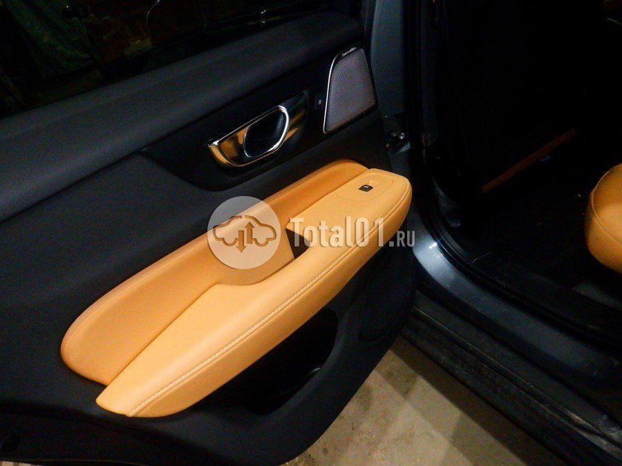 Фото Volvo V60 Cross Country 72