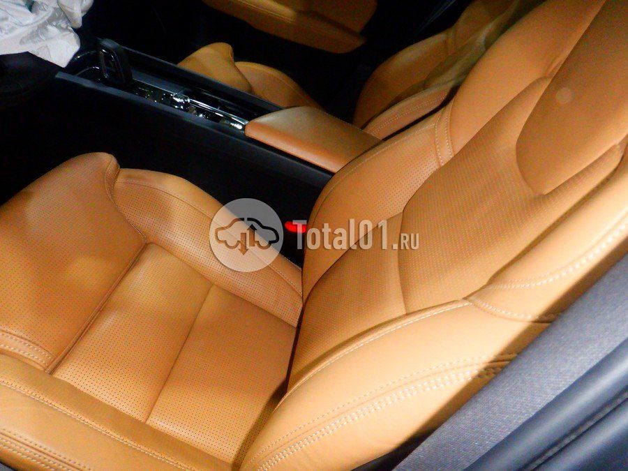 Фото Volvo V60 Cross Country 86