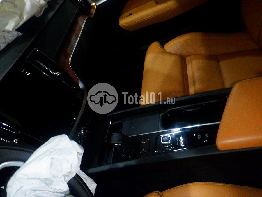 Фото Volvo V60 Cross Country 90