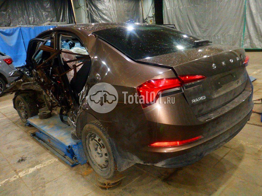 Фото Skoda Rapid 16