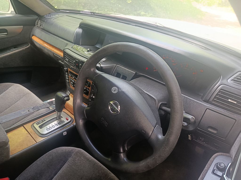 Фото Nissan Cedric 30