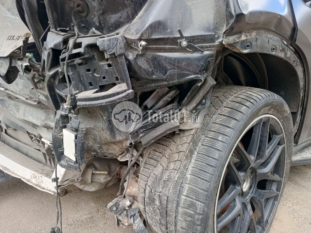 Фото Mercedes-Benz GLE-класс AMG 28
