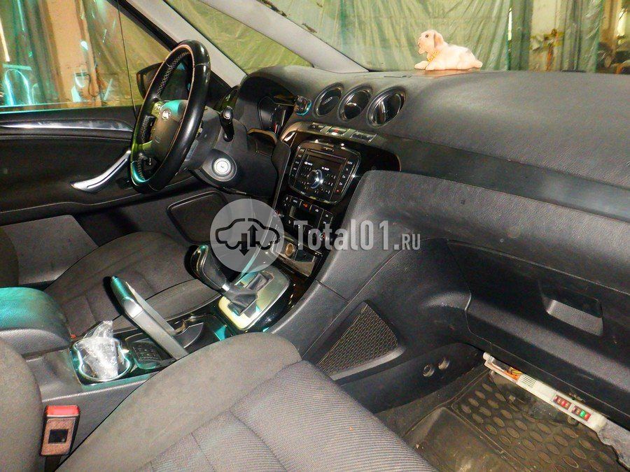Фото Ford S-MAX 26