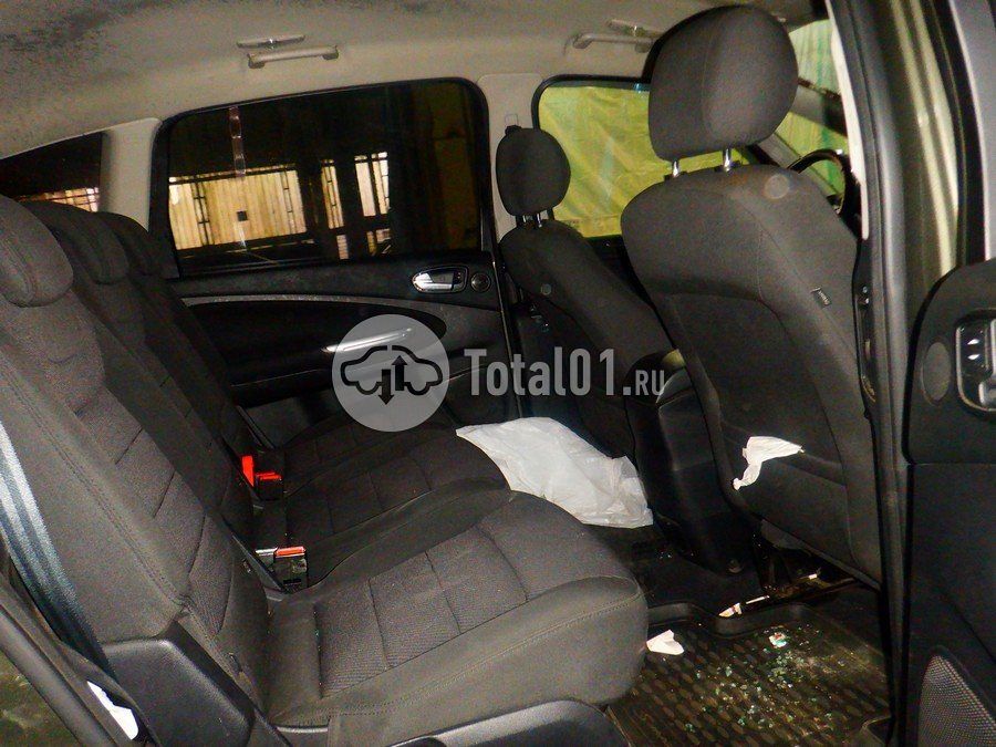 Фото Ford S-MAX 54