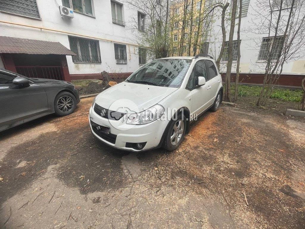 Фото Suzuki SX4 32