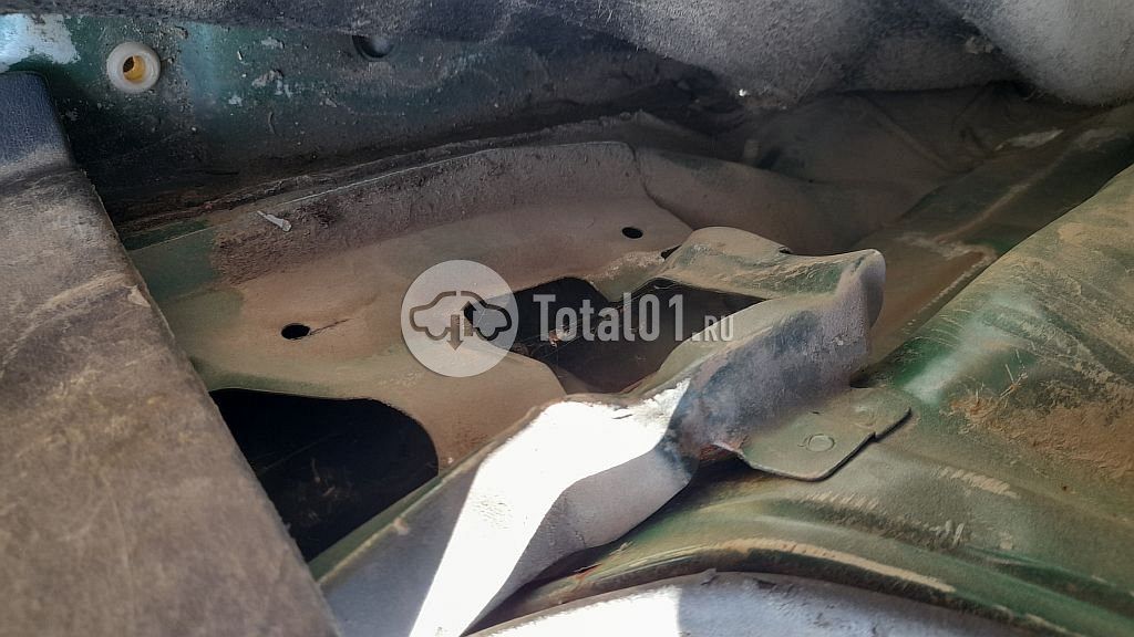 Фото Mitsubishi Carisma 24
