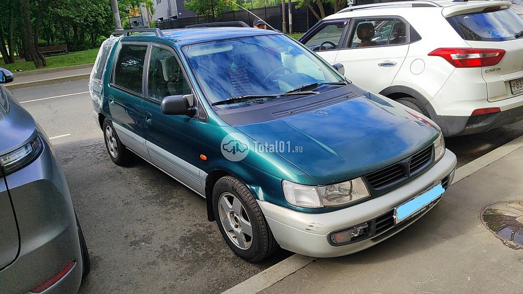 Фото Mitsubishi Space Wagon 38