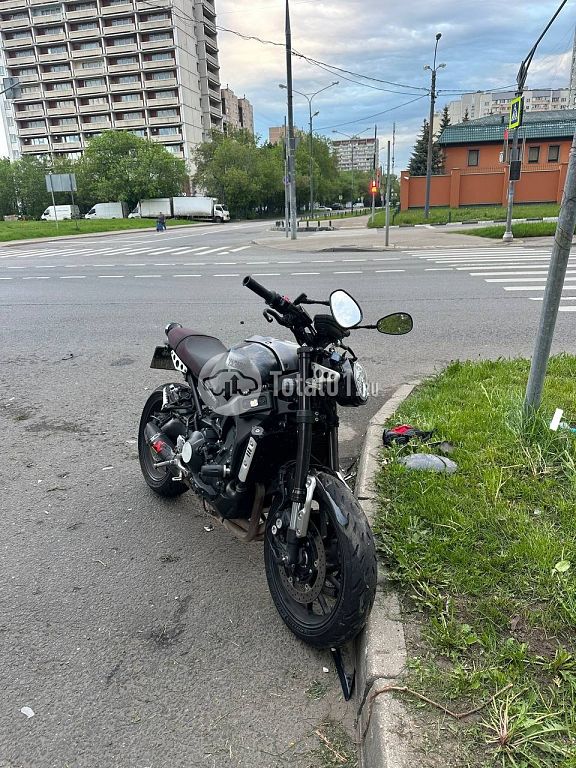 Фото Yamaha XSR 900 2