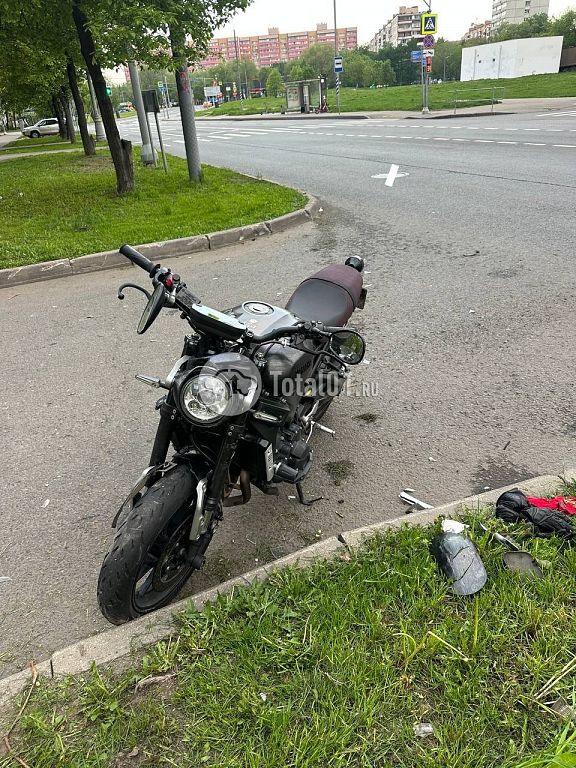 Фото Yamaha XSR 900 4