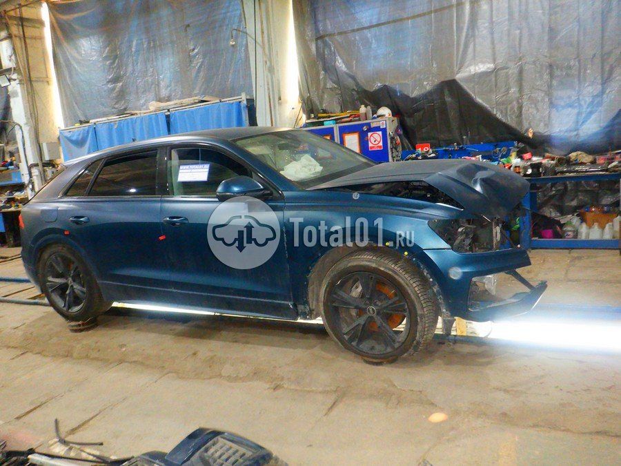 Фото Audi Q8 12