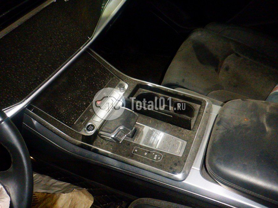 Фото Audi Q8 76
