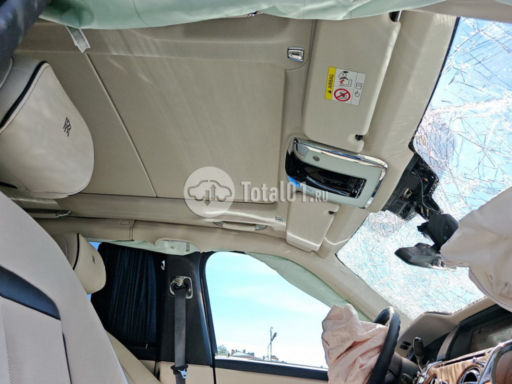 Фото Rolls-Royce Cullinan 12