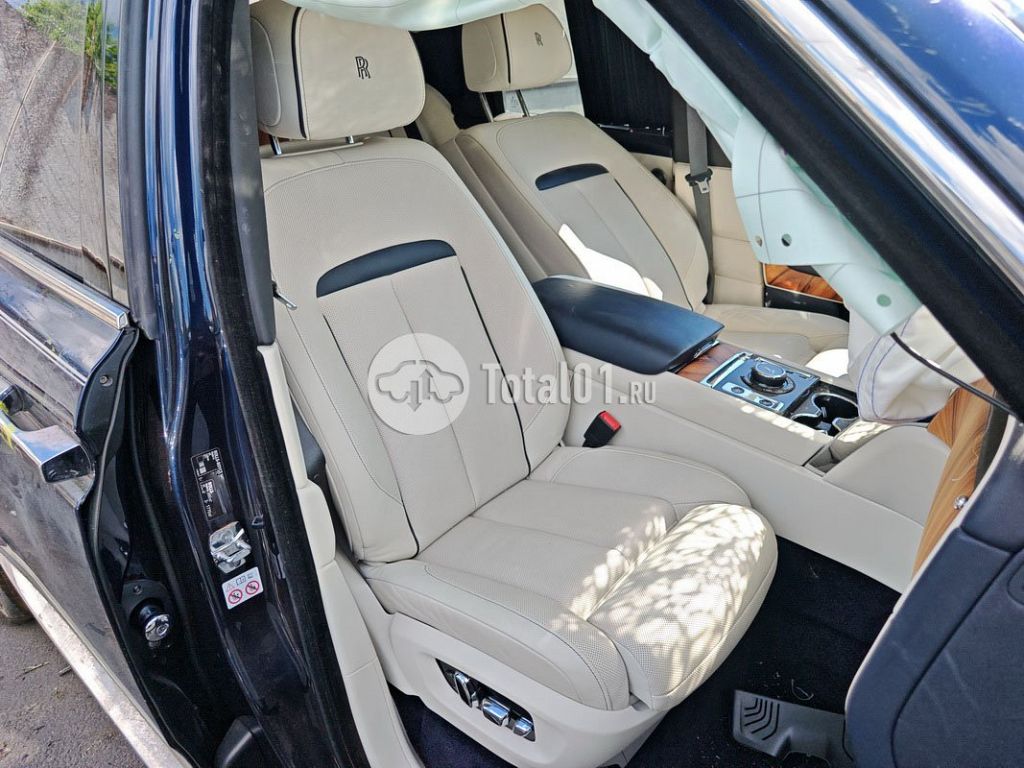 Фото Rolls-Royce Cullinan 18