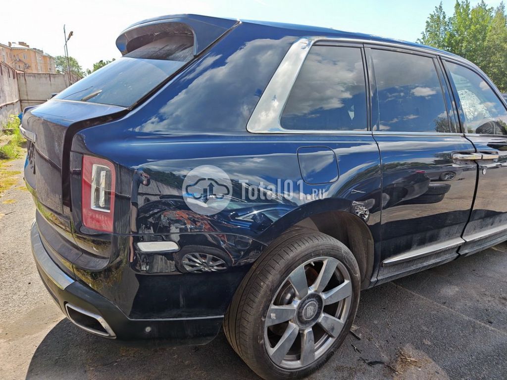 Фото Rolls-Royce Cullinan 90