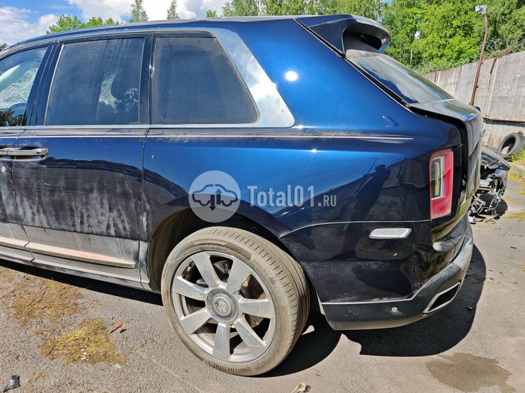 Фото Rolls-Royce Cullinan 96