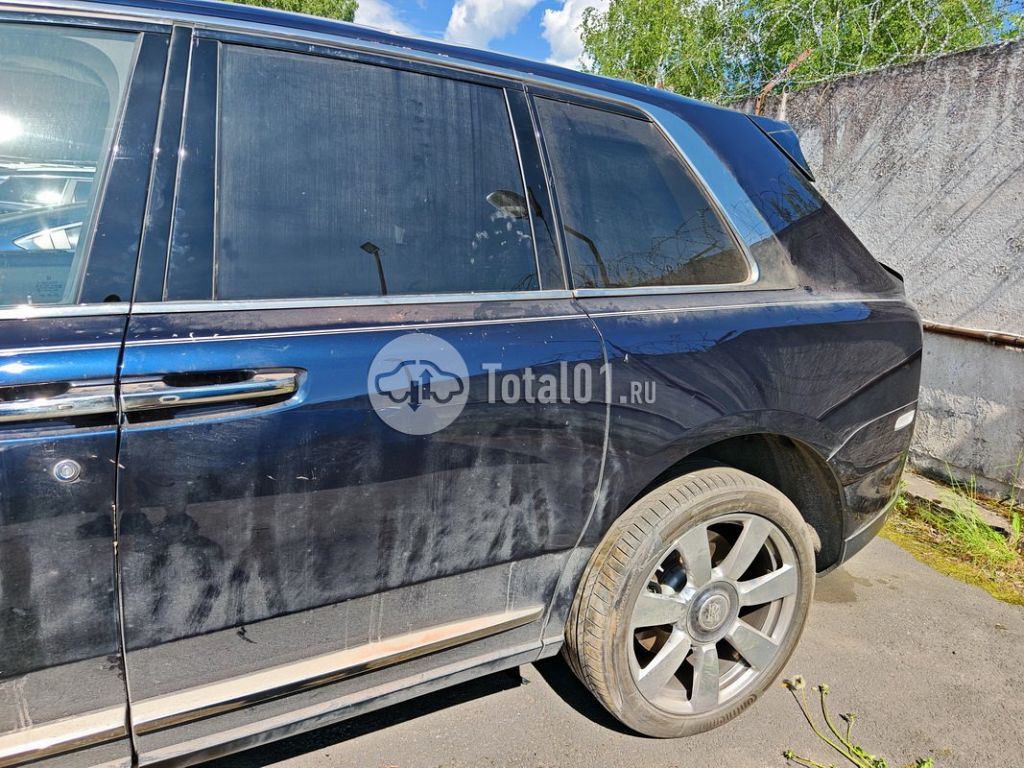 Фото Rolls-Royce Cullinan 98
