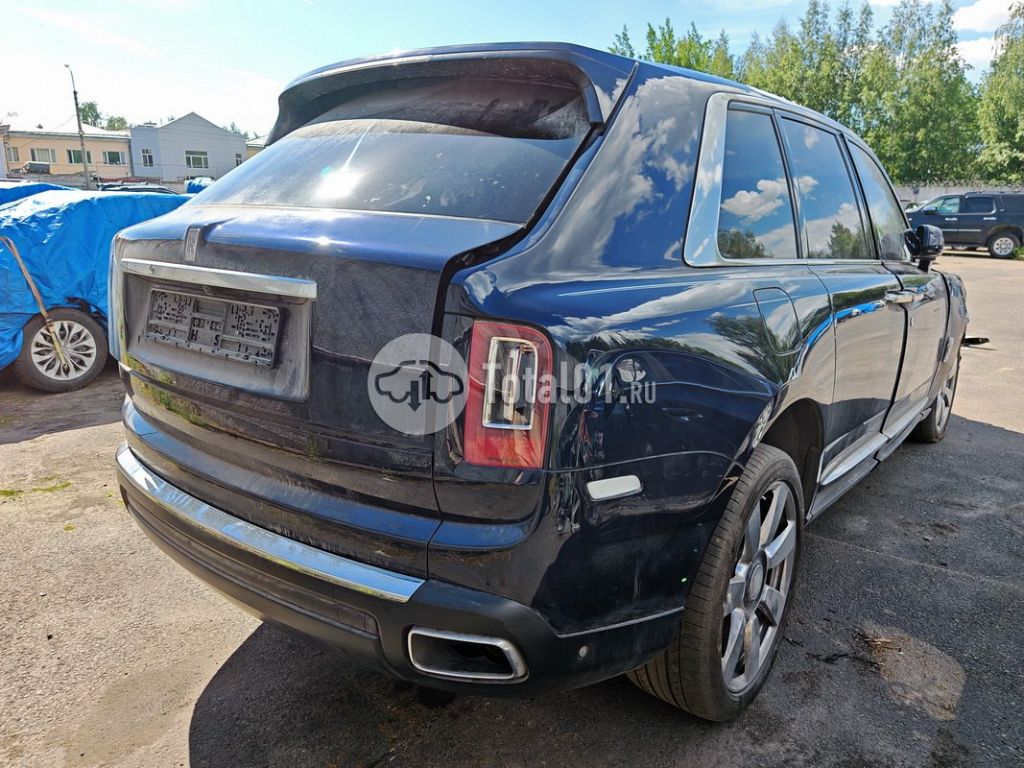 Фото Rolls-Royce Cullinan 110