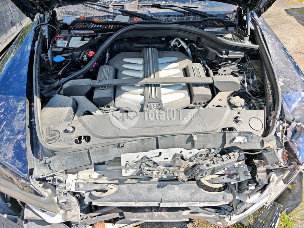 Фото Rolls-Royce Cullinan 140