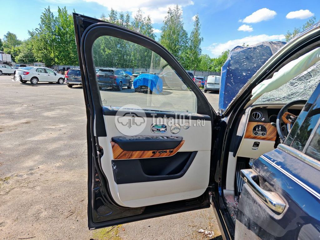 Фото Rolls-Royce Cullinan 148