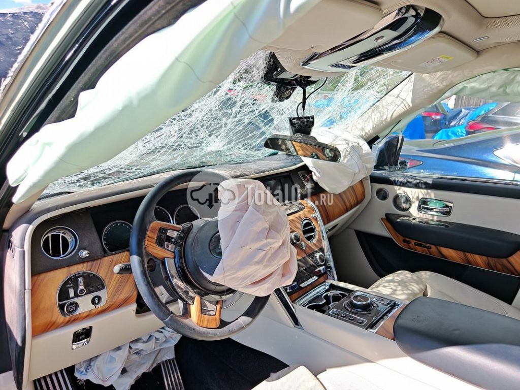 Фото Rolls-Royce Cullinan 164