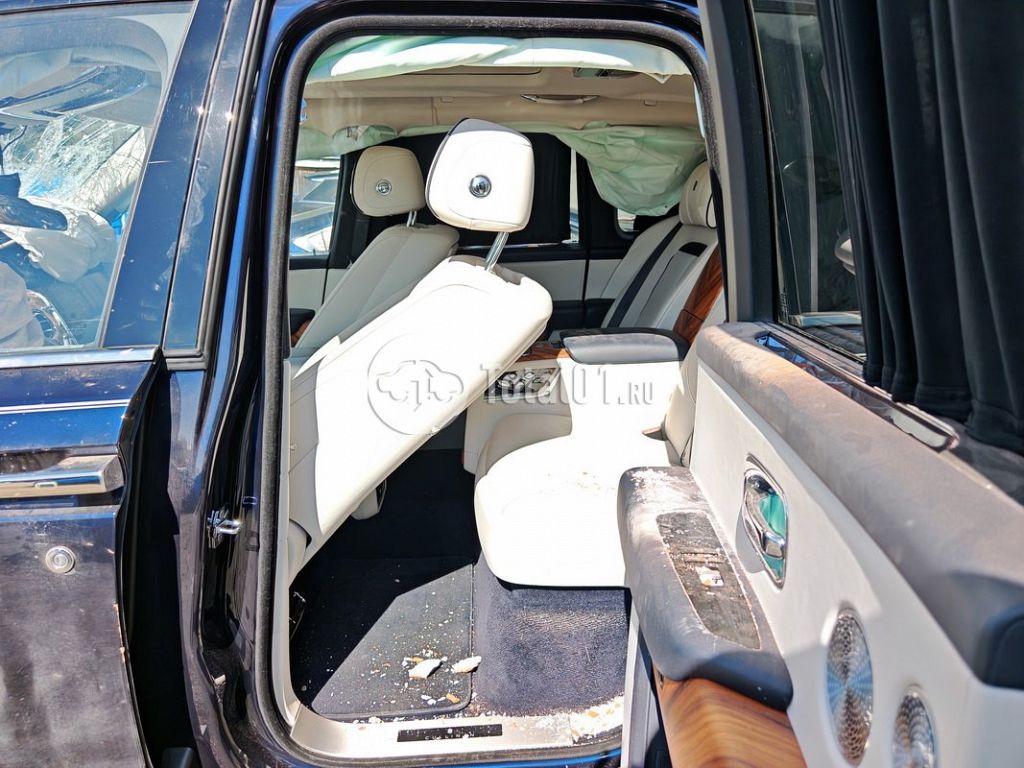 Фото Rolls-Royce Cullinan 174