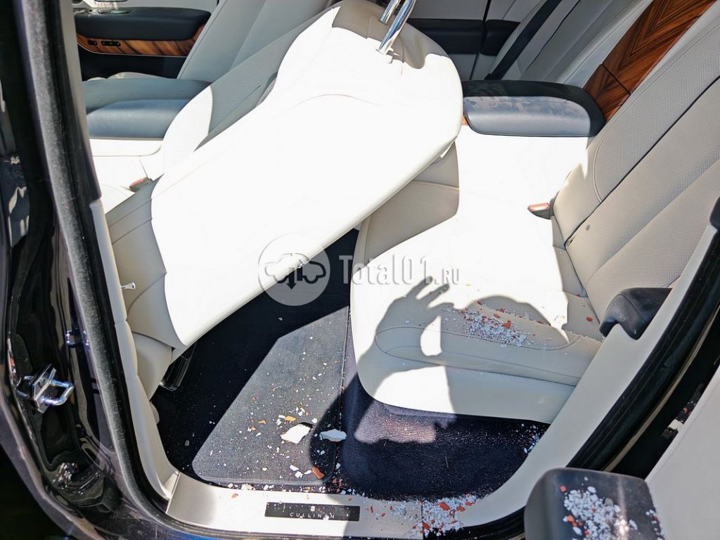 Фото Rolls-Royce Cullinan 178