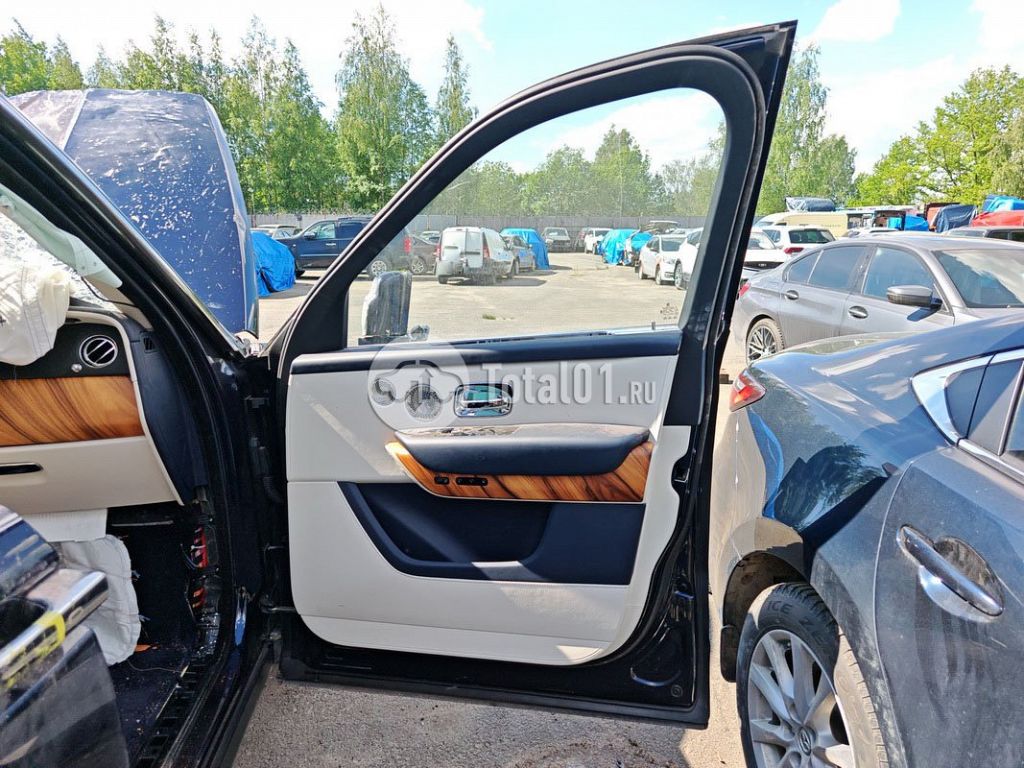 Фото Rolls-Royce Cullinan 234