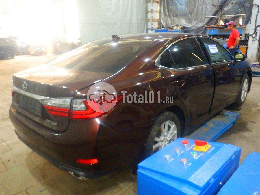 Фото Lexus ES 16