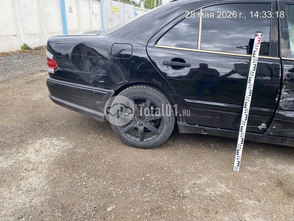 Фото Mercedes-Benz E-класс 12