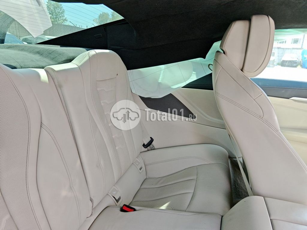 Фото BMW 8 серия 162