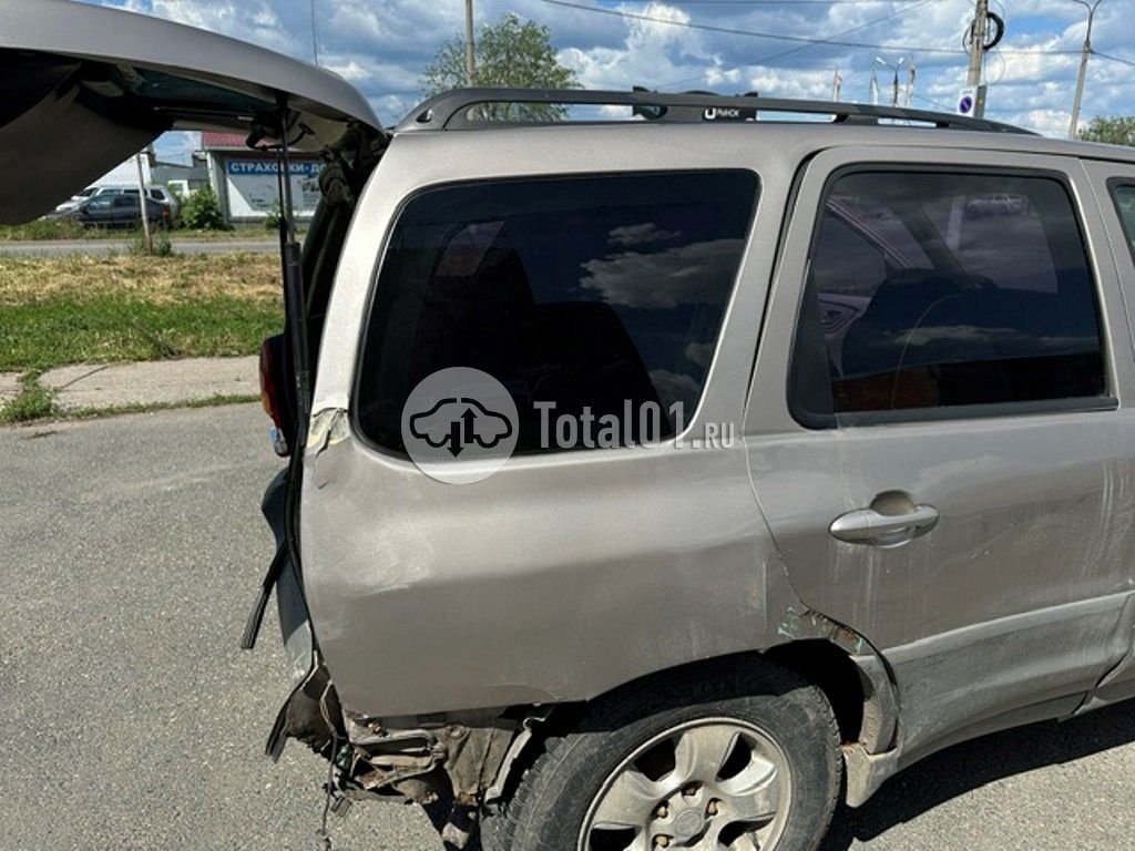 Фото Mazda Tribute 26