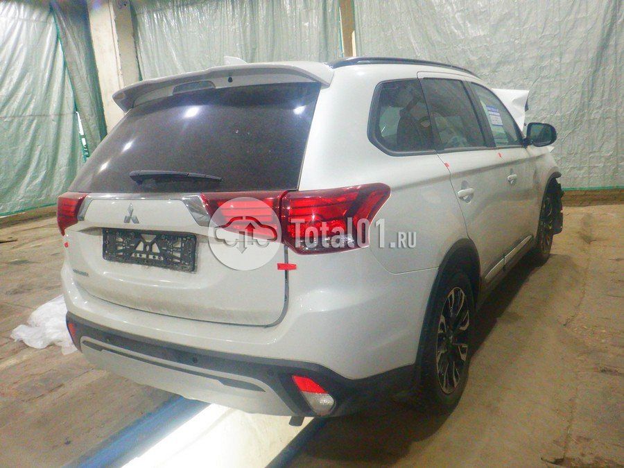 Фото Mitsubishi Outlander 2