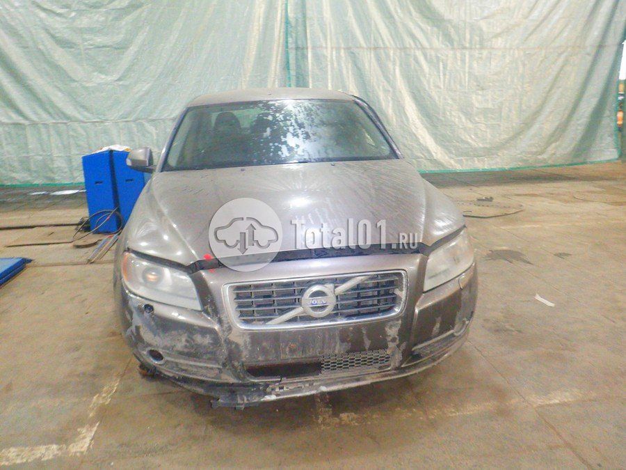 Фото Volvo S80 4