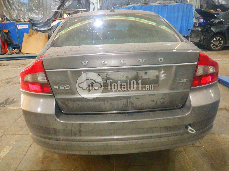Фото Volvo S80 10