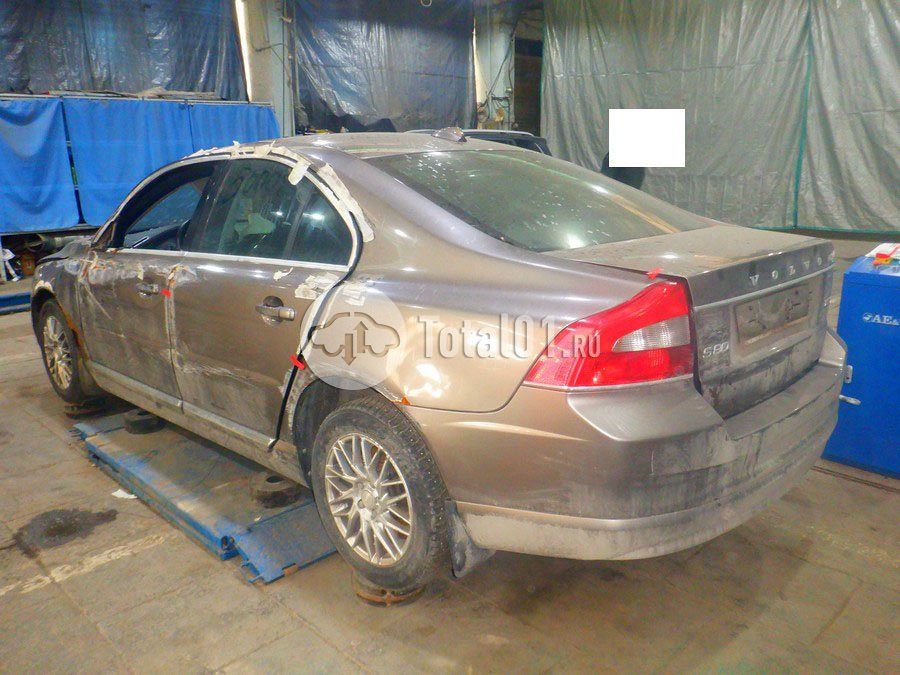 Фото Volvo S80 12
