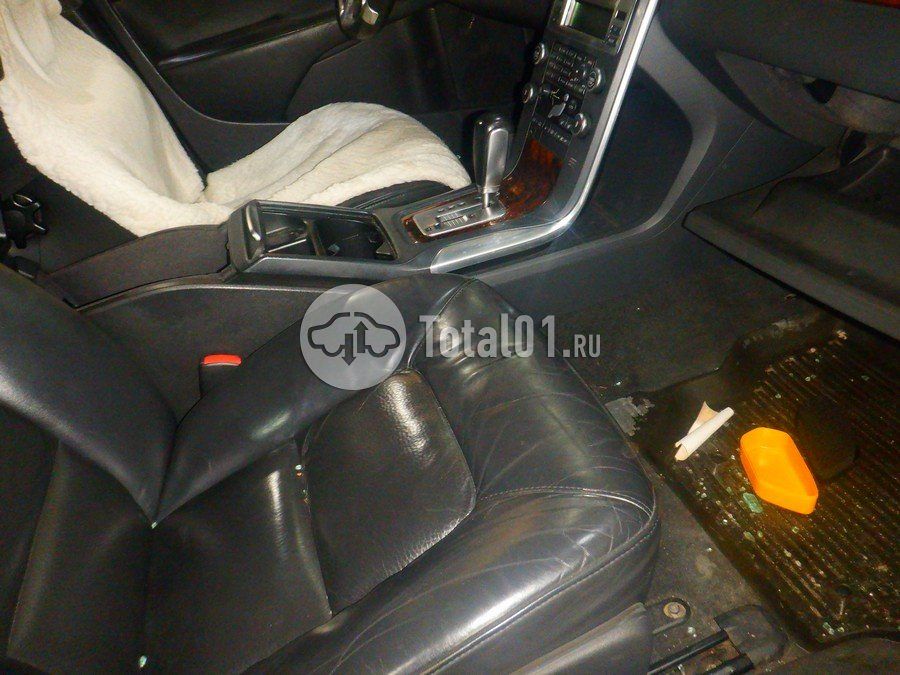 Фото Volvo S80 24