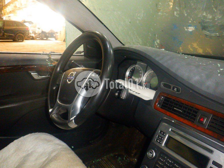 Фото Volvo S80 28