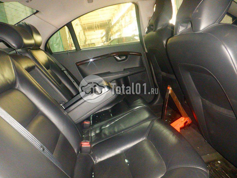 Фото Volvo S80 44