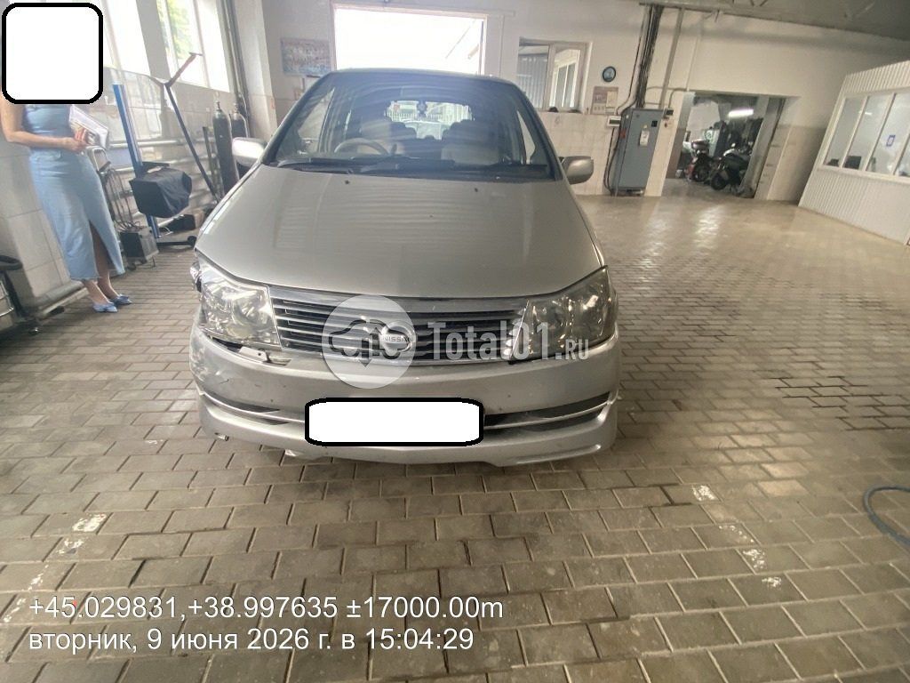 Фото Nissan Prairie 4