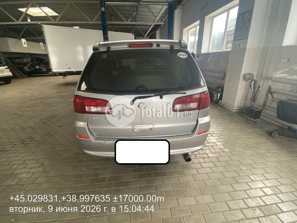 Фото Nissan Prairie 10