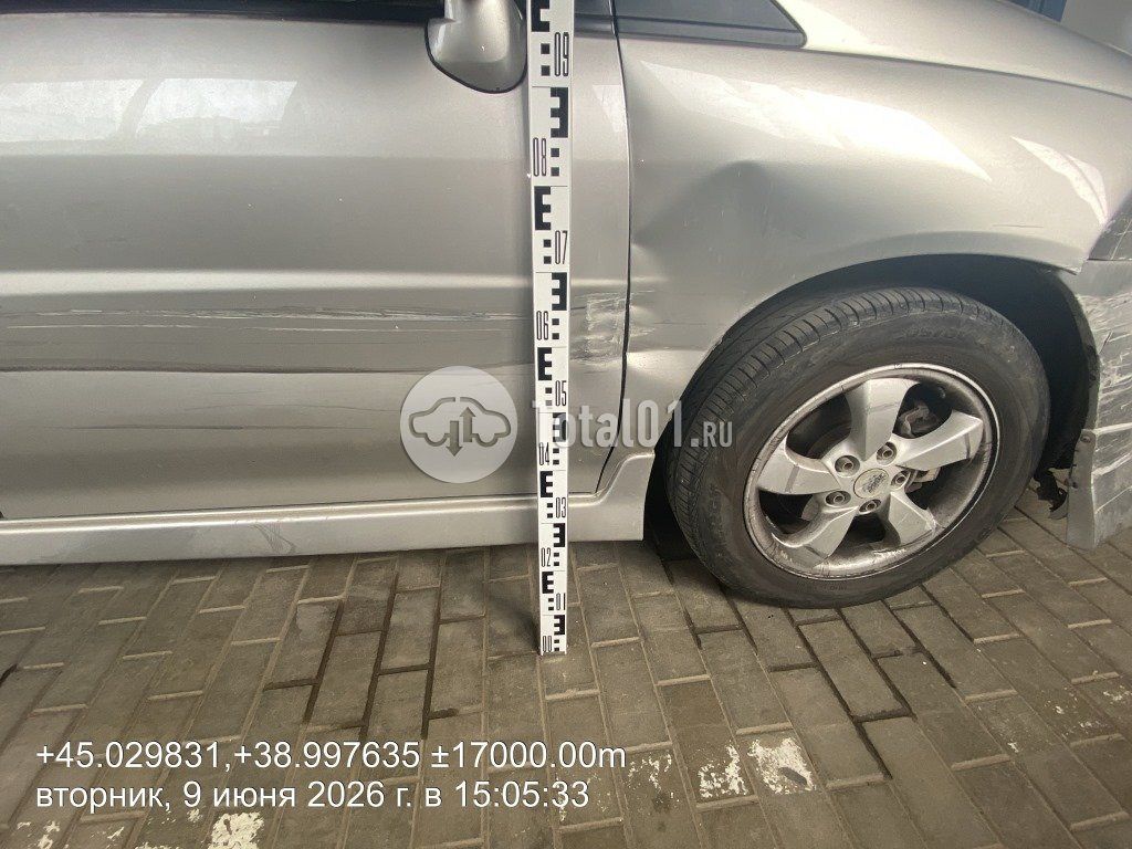 Фото Nissan Prairie 16