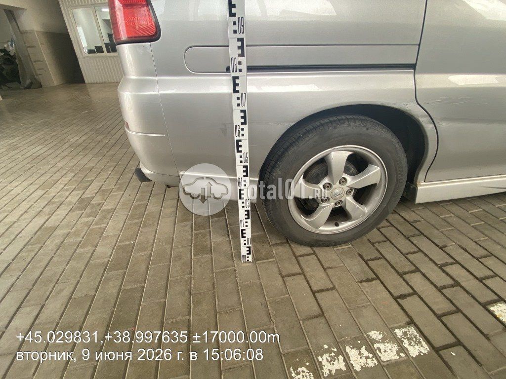 Фото Nissan Prairie 22