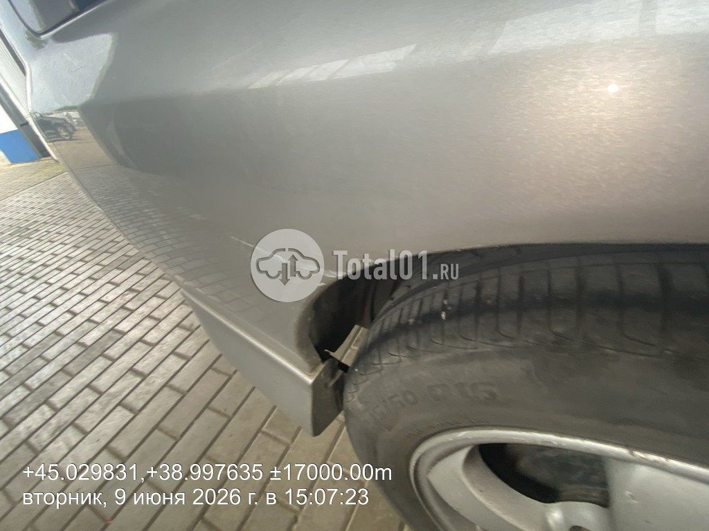 Фото Nissan Prairie 24