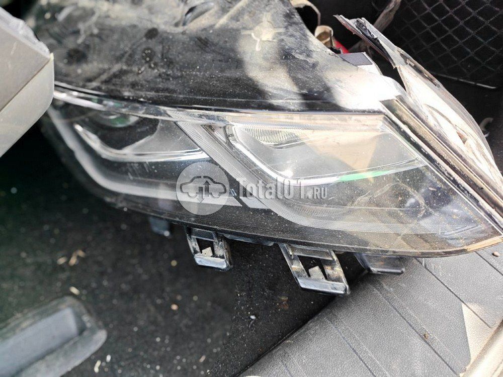 Фото Geely Coolray 6